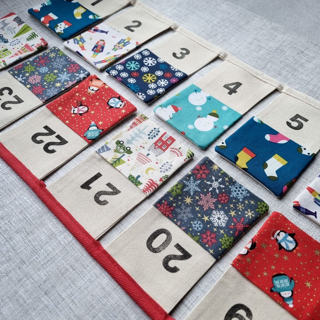Calendrier de l'Avent Réutilisable à Remplir – Créez Votre Magie de Noël